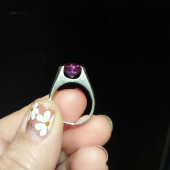 ‎Amethyst Ring - Picture 8 of 9